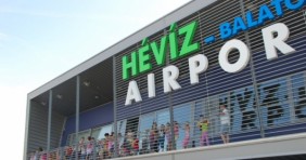 Már torlódnak a repülők Hévízen