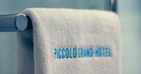 Lopják a törölközőt a szállóvendégek Lopják a törölközőt a szállóvendégek
