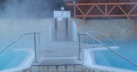 Így gőzölög az egerszalóki Nosztalgia Strand
