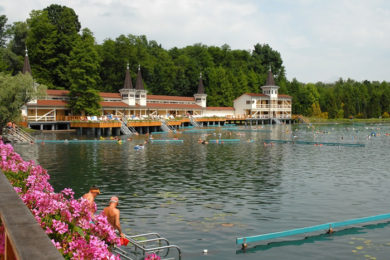 Van egy tó Magyarországon, ahol meghal a bánat