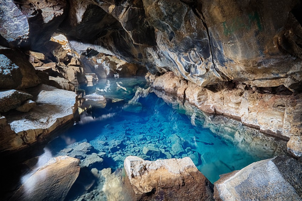 Grjotagja termál barlang Izland