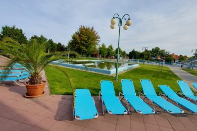 Új szabadtéri medence, fürdőépület korszerűsítés - ezt tervezi a Ceglédi Gyógyfürdő