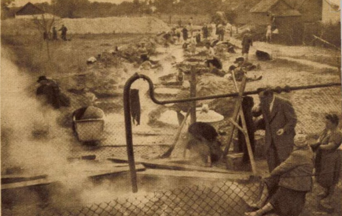 Árokfürdőzés Cserkeszőlőn 1954-ben