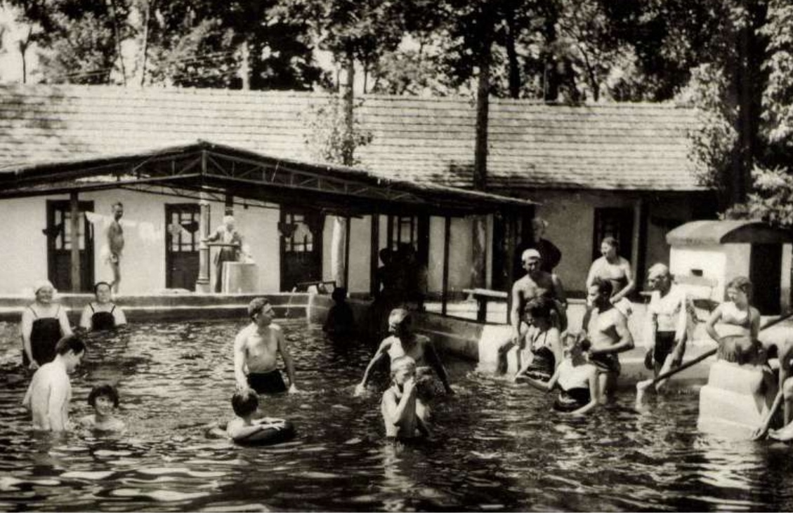 régi felvétel a tiszaörsi termálfürdőről