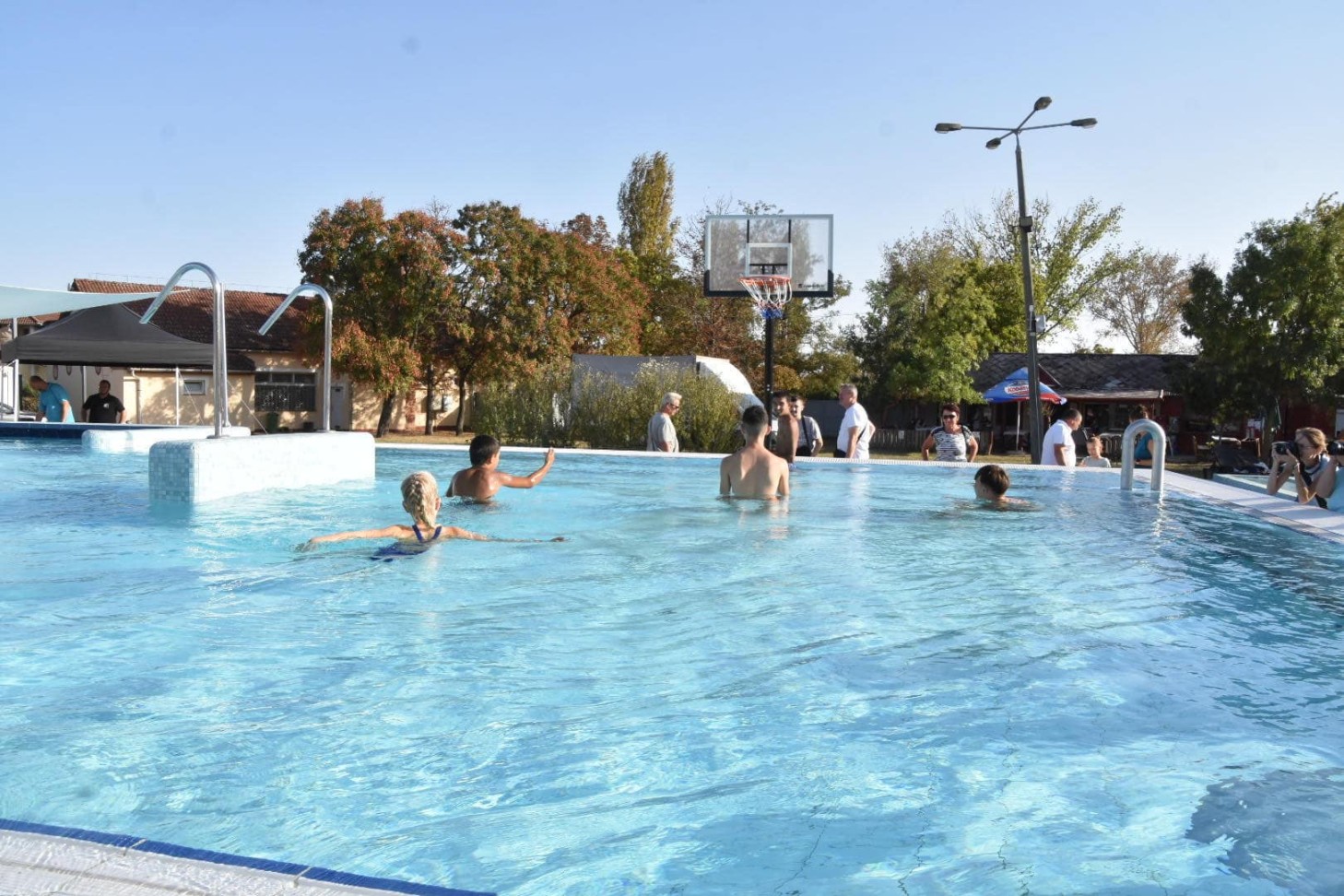 Akácliget fürdő Karcag új strandmedence