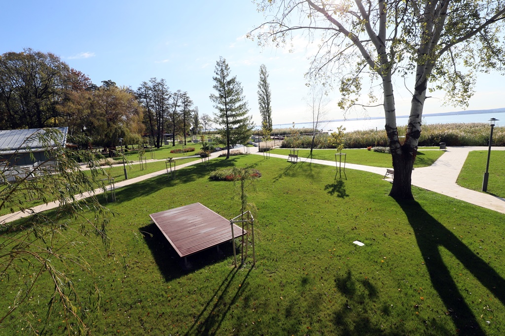 Aranyhíd strandfürdő Balatonfüreden