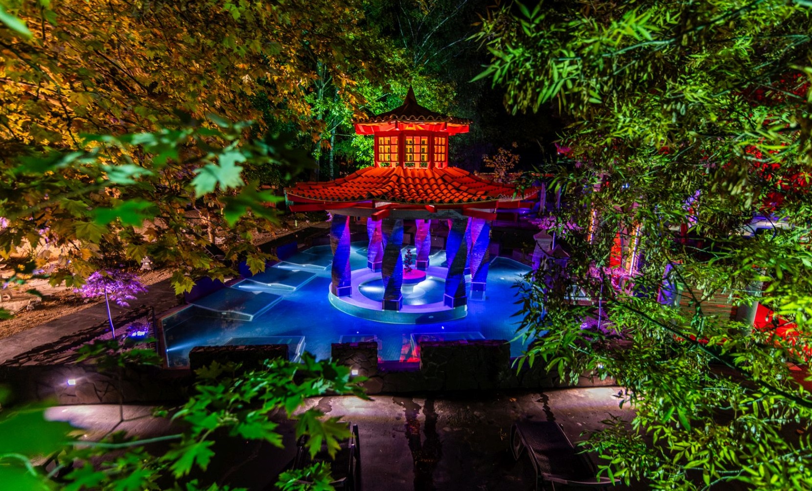 Onsen japán medence a ráckevei Aqua Land fürdőben