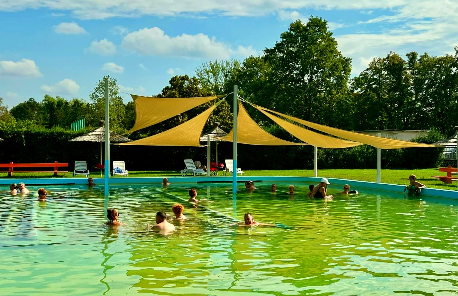 termálvizes strandfürdő Petőházán