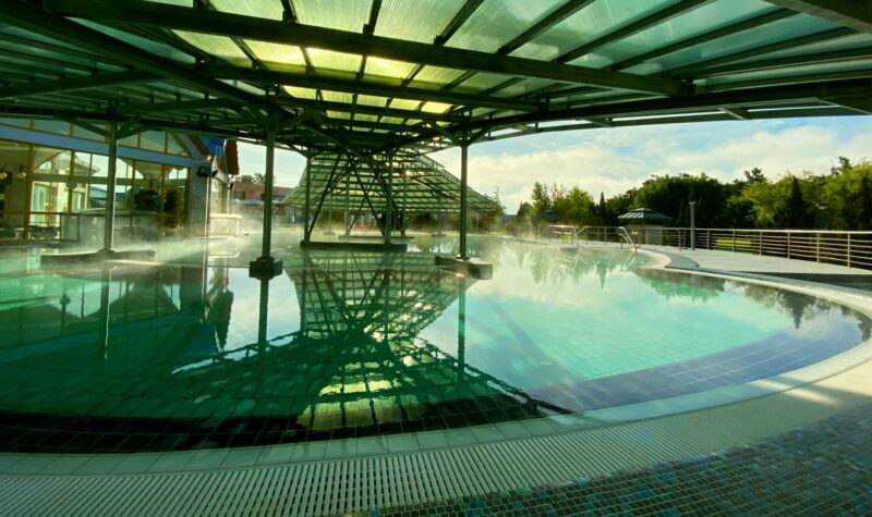 Ezeken a napokon extra árengedménnyel várják a nyugdíjasokat egyes termálfürdők