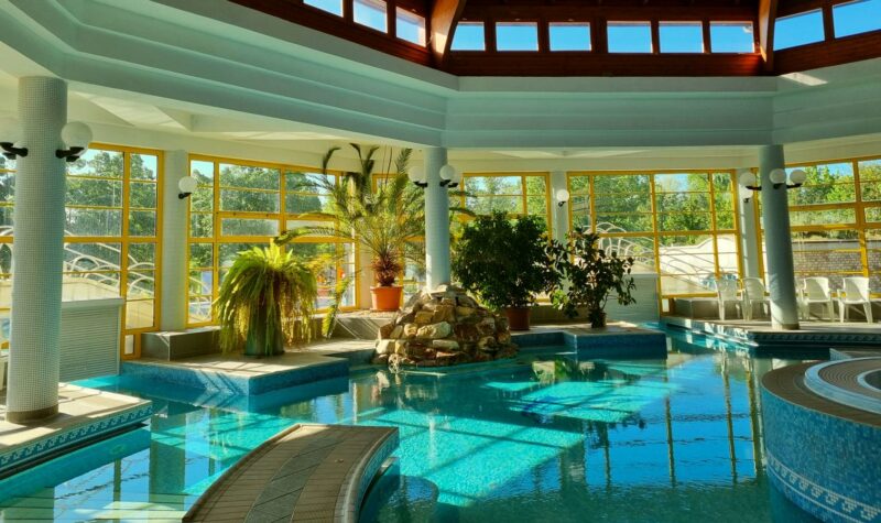 Az Alföld egyik legbarátságosabb gyógyhelyét rejti ez a település – télen is jó választás