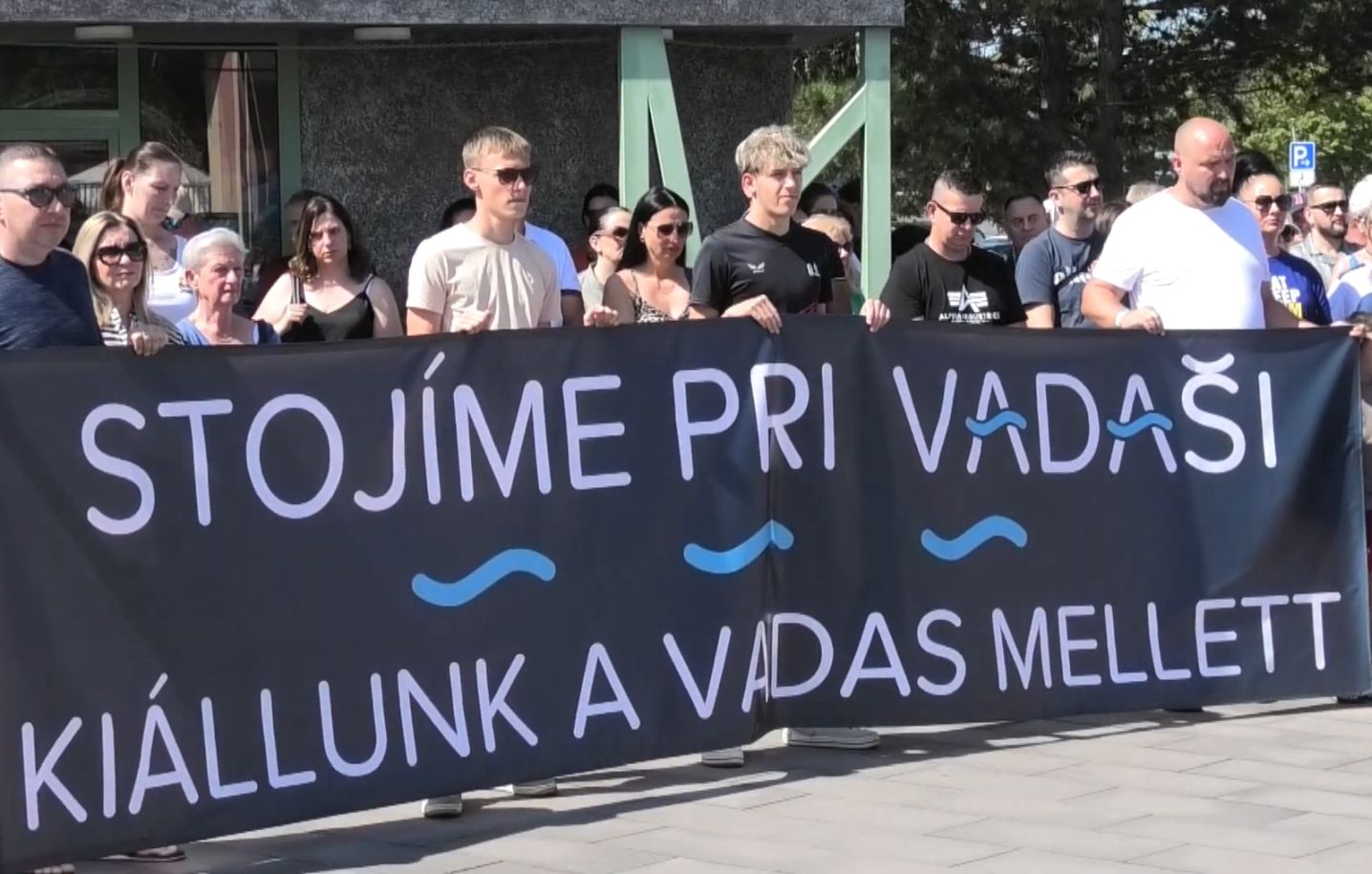 demonstráció a Vadas fürdőért