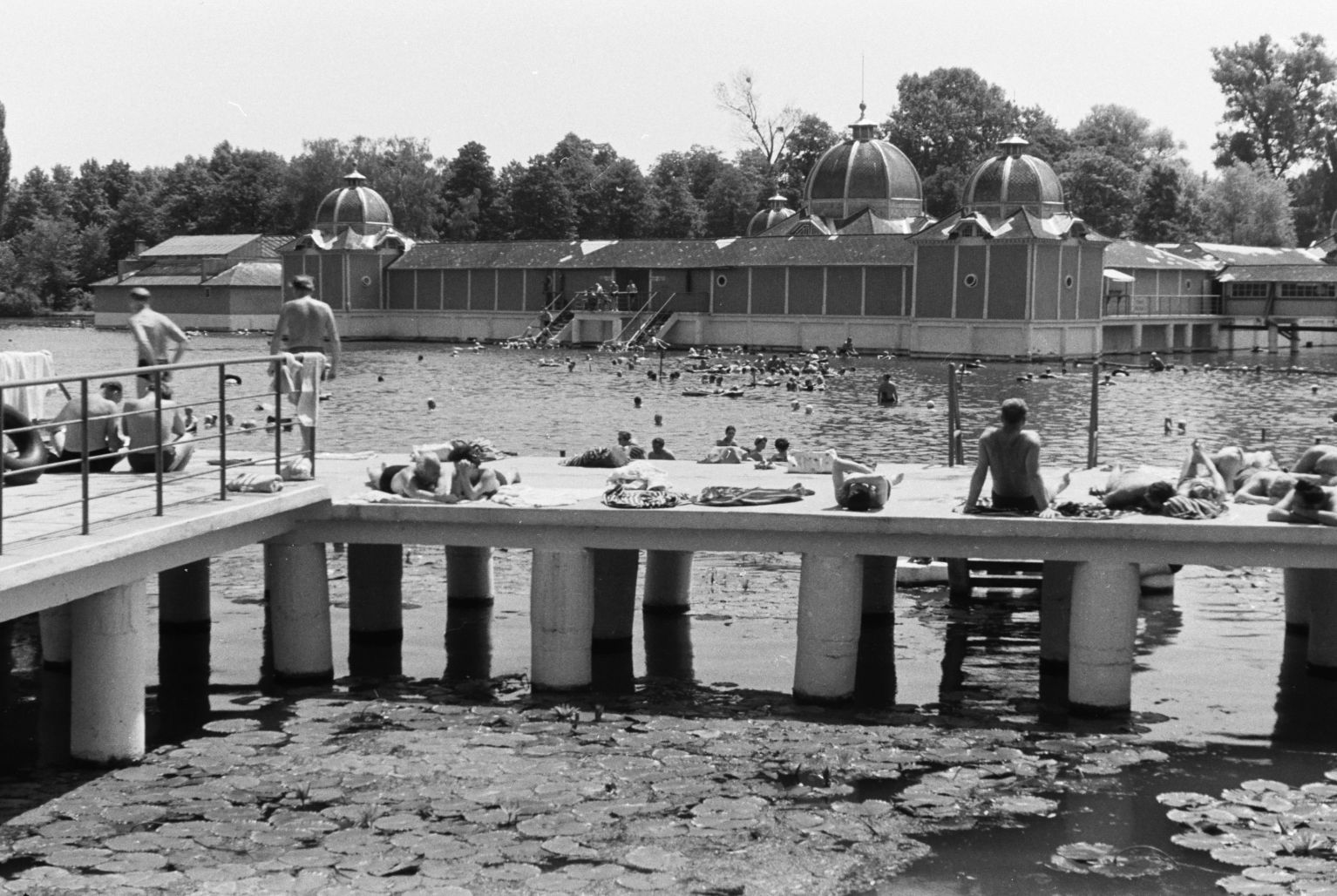a Hévízi Tófürdő 1964-ben