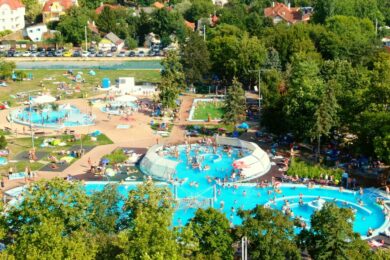 43 focipályányi strand – friss felvételek az ország legnagyobb fürdőjéről
