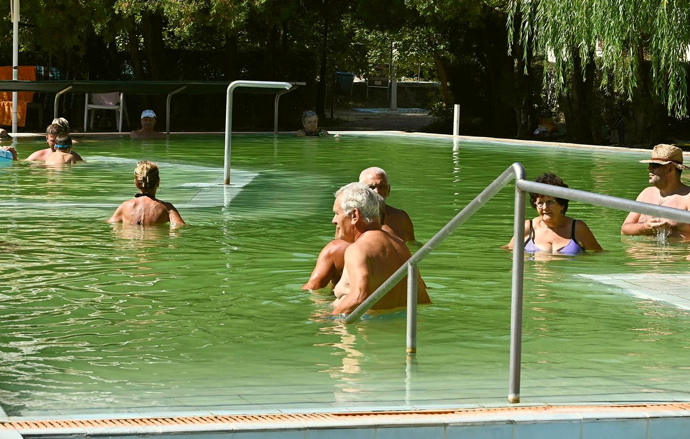 gyógymedence a Dávodi Termálfürdőben