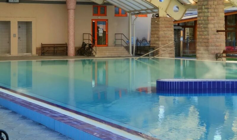 2137 lakosú hazai község, ahol különleges kénes gyógyvíz tör fel a mélyből