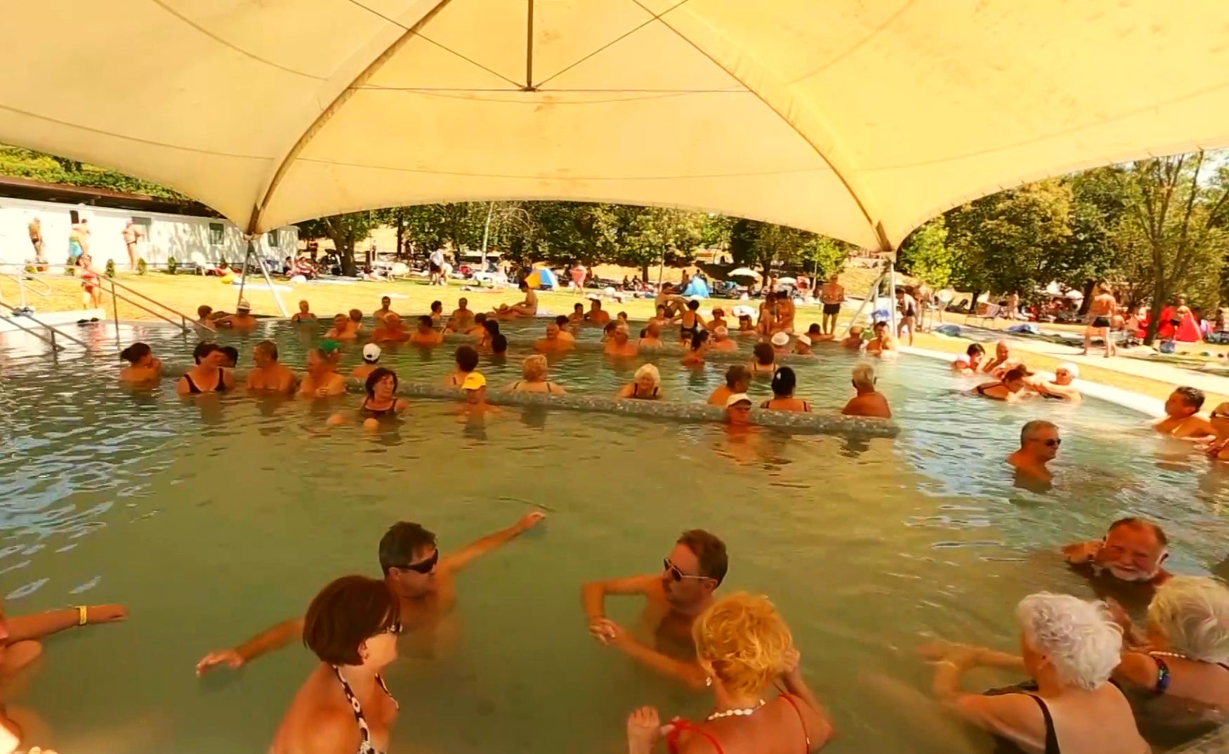 Bükkszék gyógyvizes medence