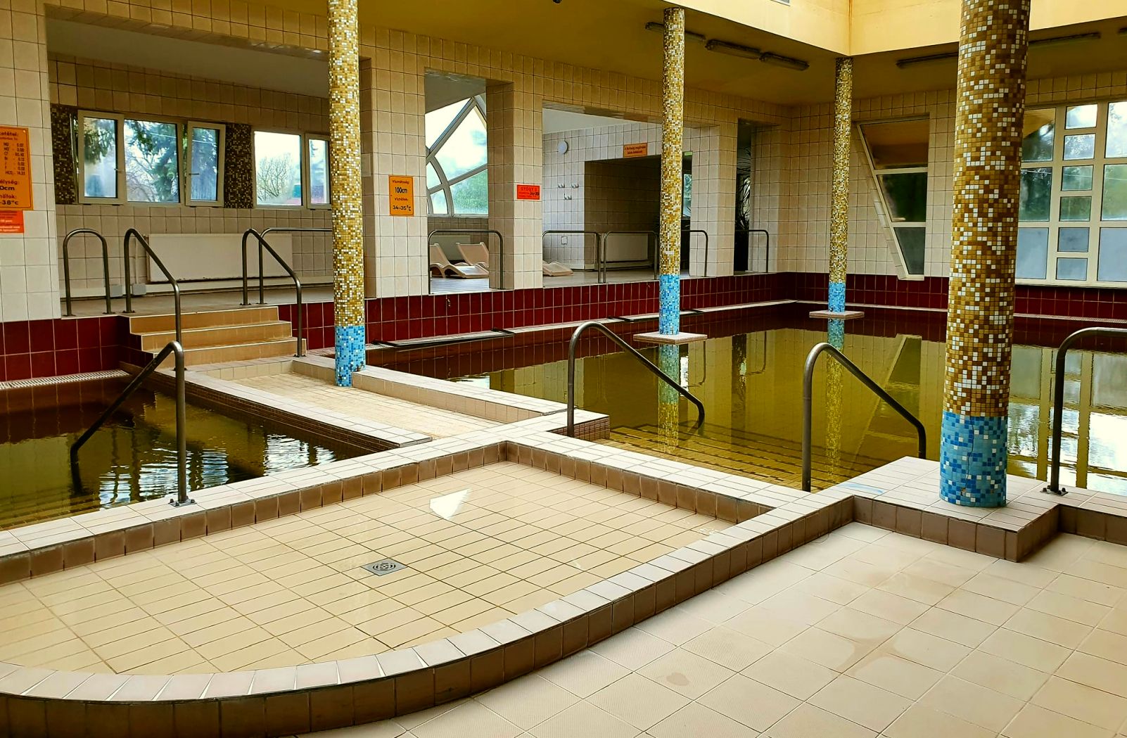 benti medencék a Hajdúnánási Gyógyfürdőben