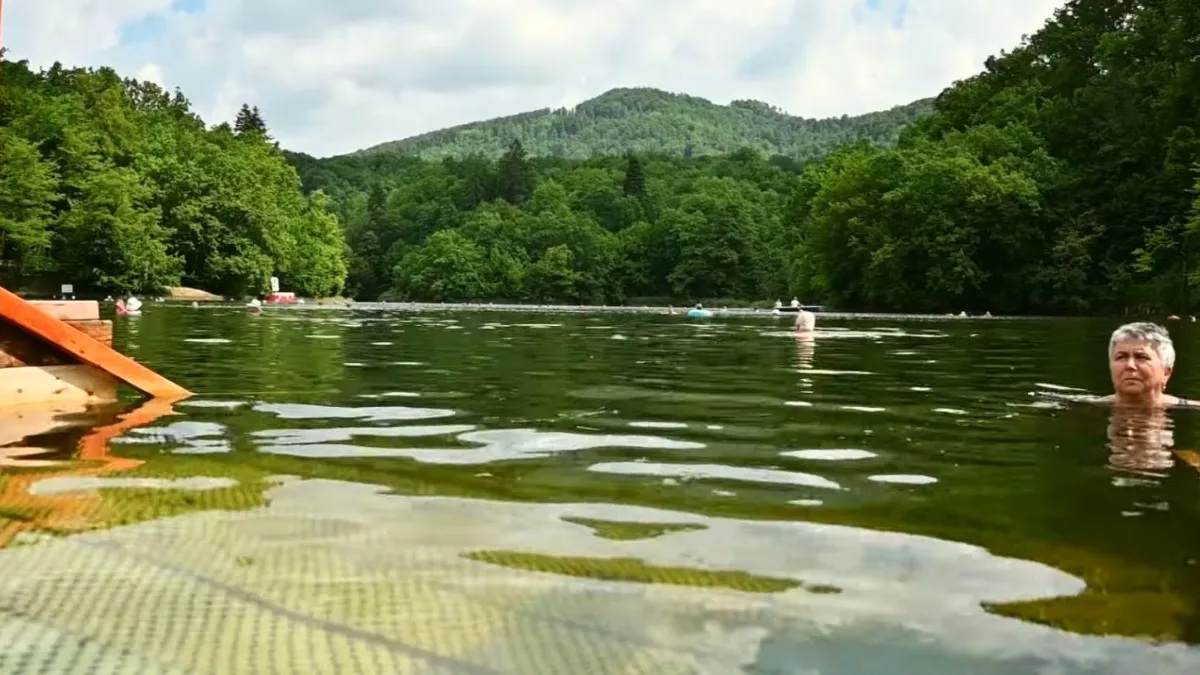 Szováta a Medve-tó strandja