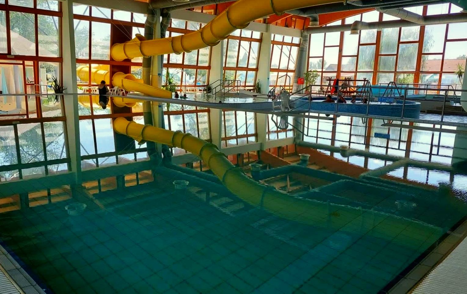 élménymedence a Túrkeve Termálfürdőben