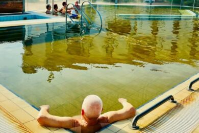 Sokan nem is gondolnák, milyen színvonalas termálfürdő rejtőzik ebben a Tisza menti városban