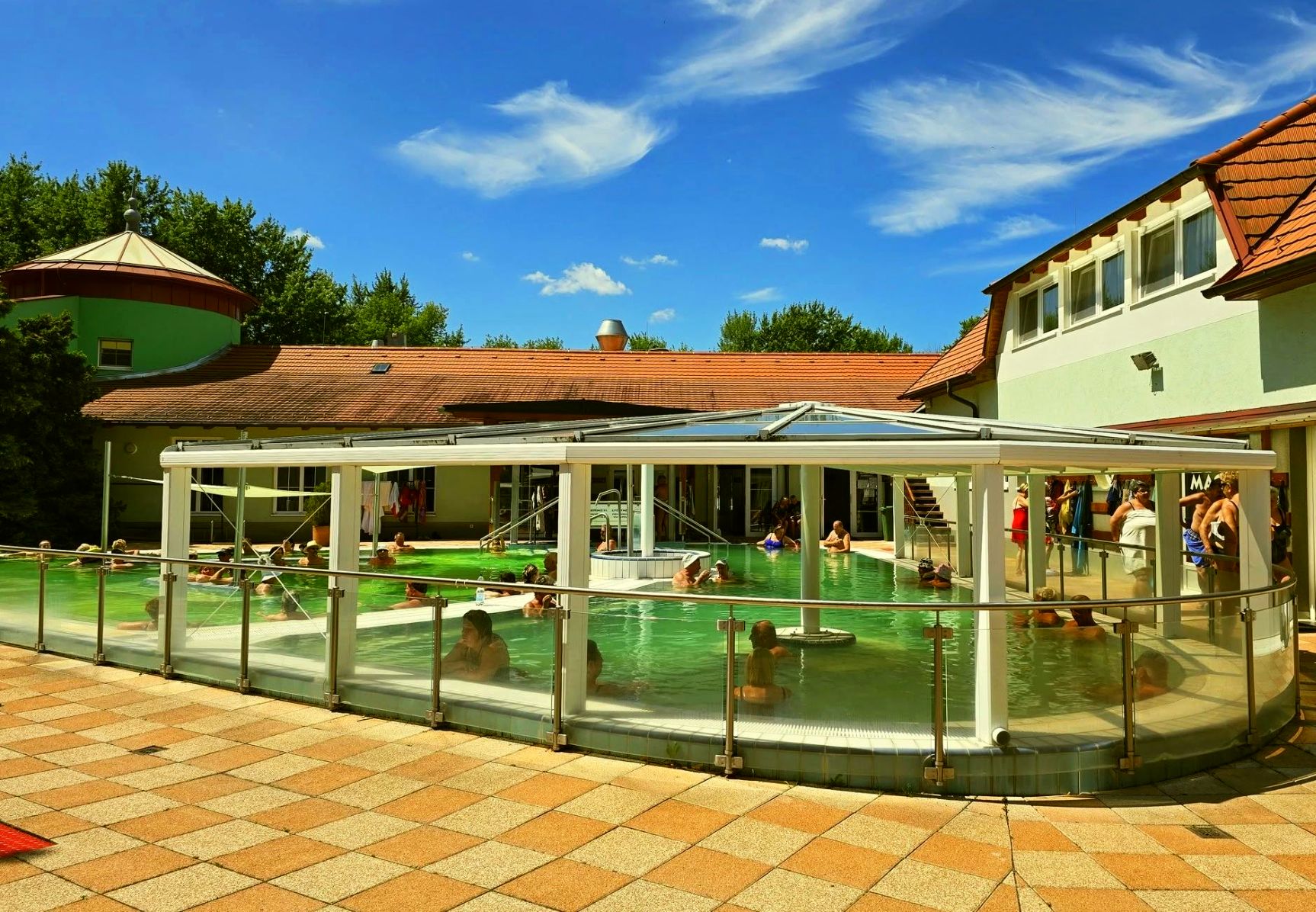 gyógymedence a Hegykői Termálfürdőben