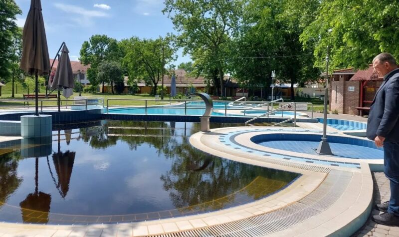 630 méter mélyről feltörő folyékony arany: hivatalosan is kutatják az abonyi víz hatását