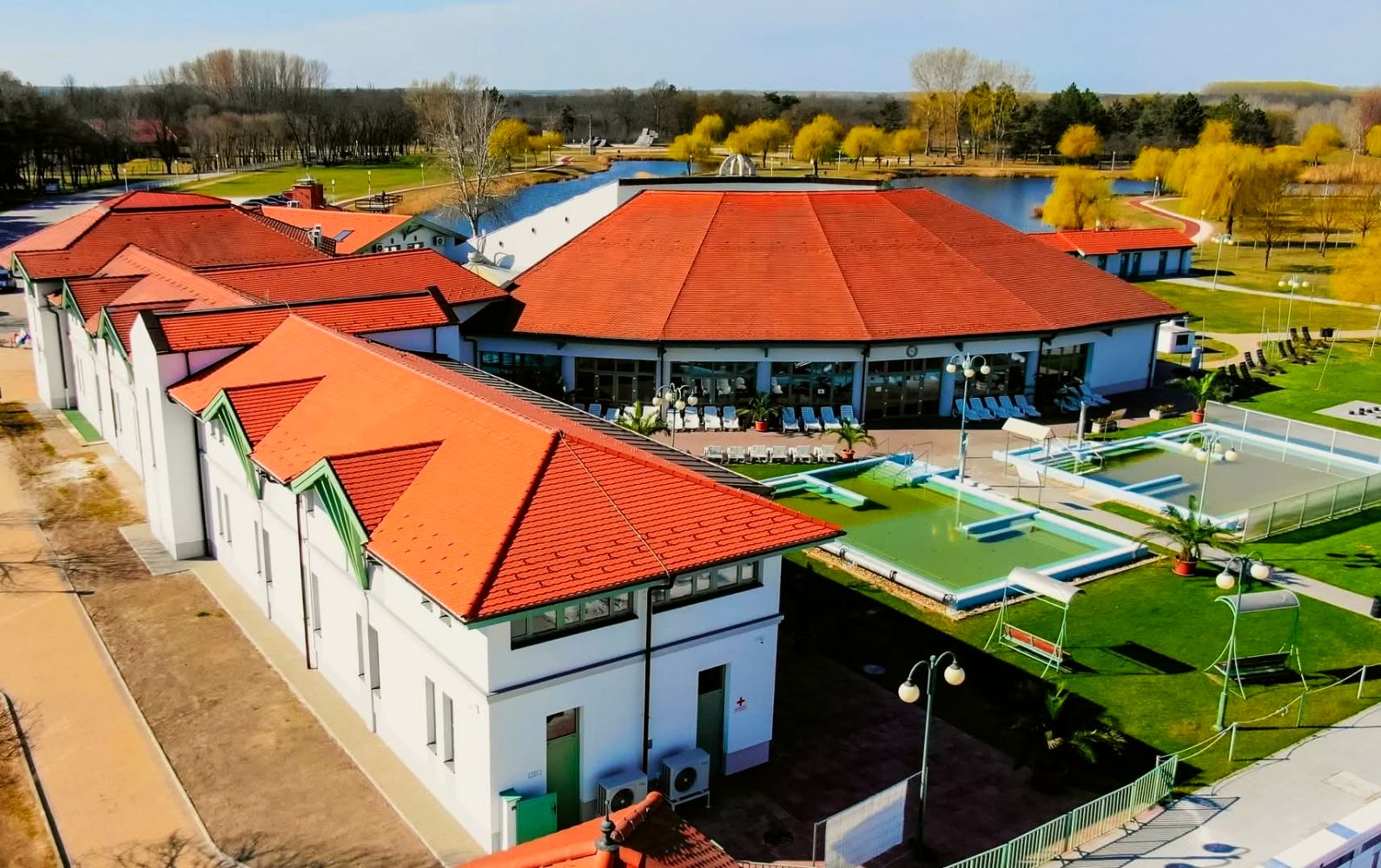 Ceglédi Gyógyfürdő fürdőgyógyászati szárny