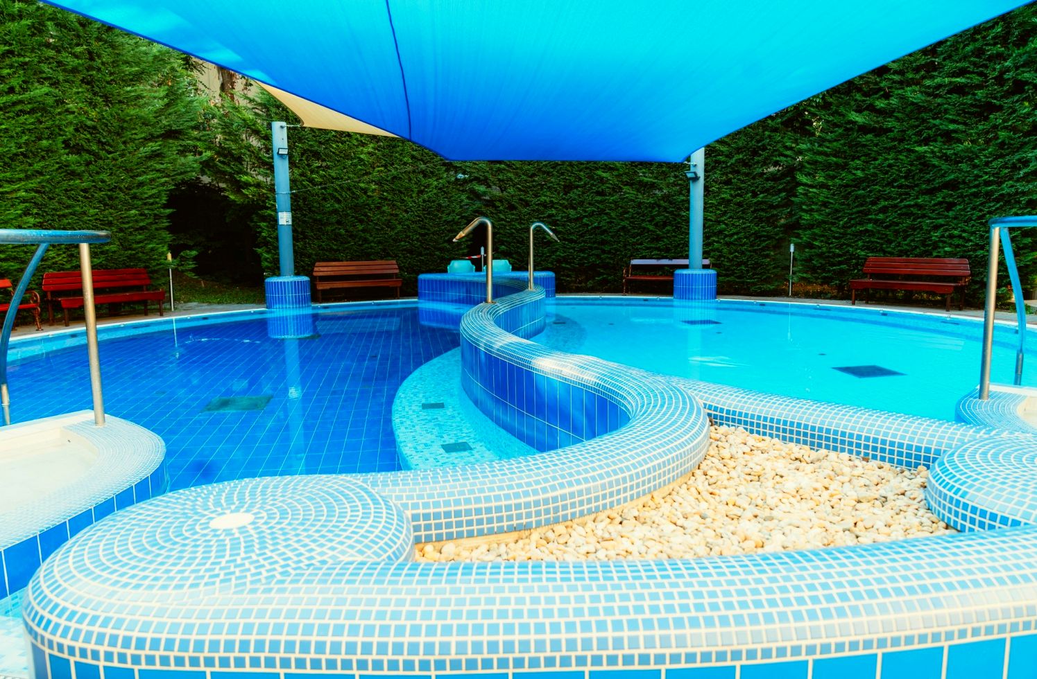 Dandár Gyógyfürdő kinti medence