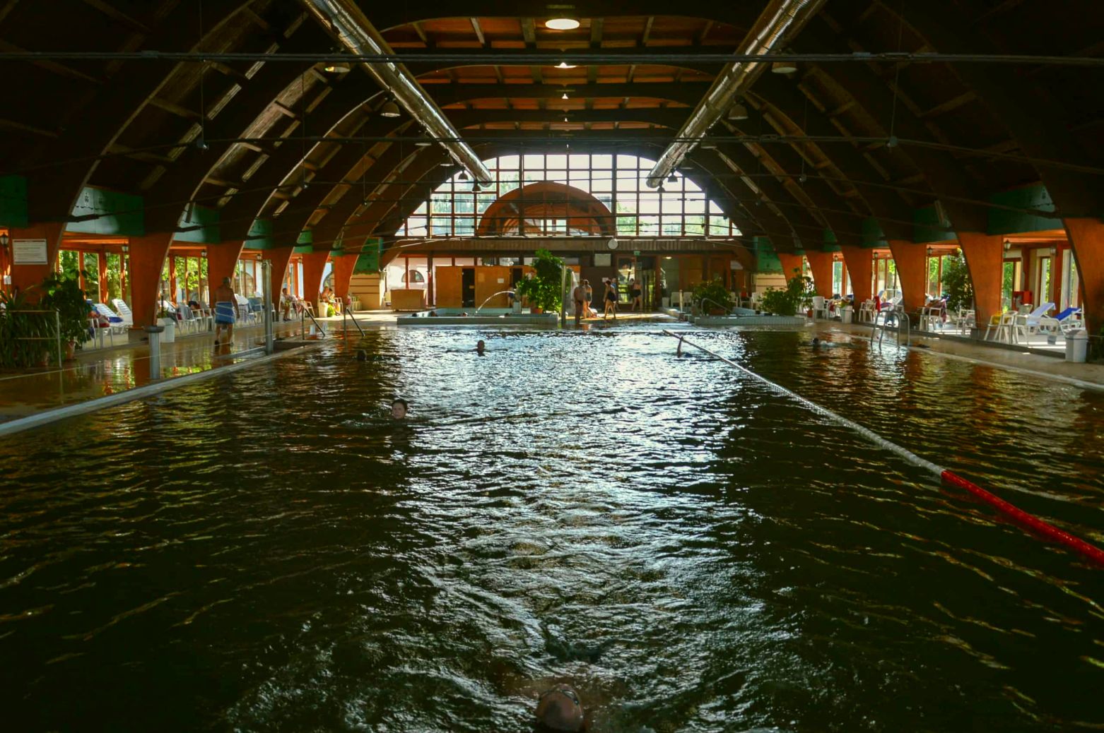 Jonathermál gyógyvizes úszómedence