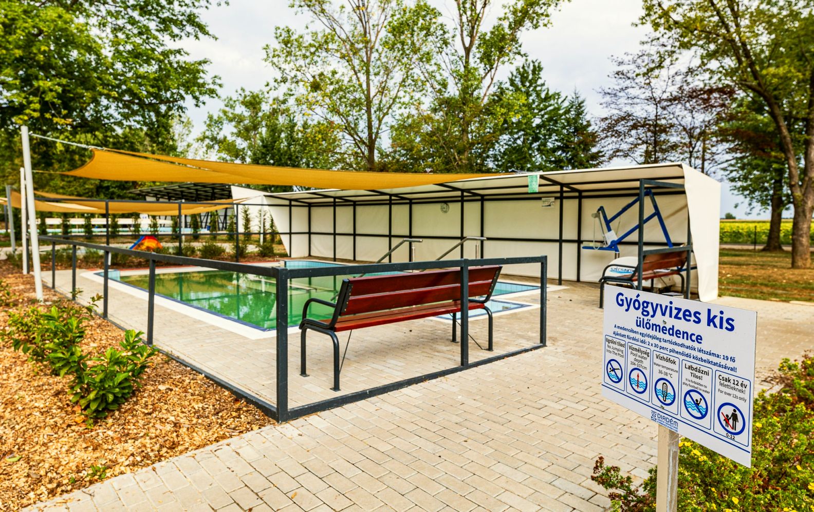 Csorna gyógyvizes kismedence