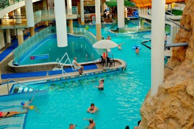 Élményfürdős újranyitással indul ez a hét