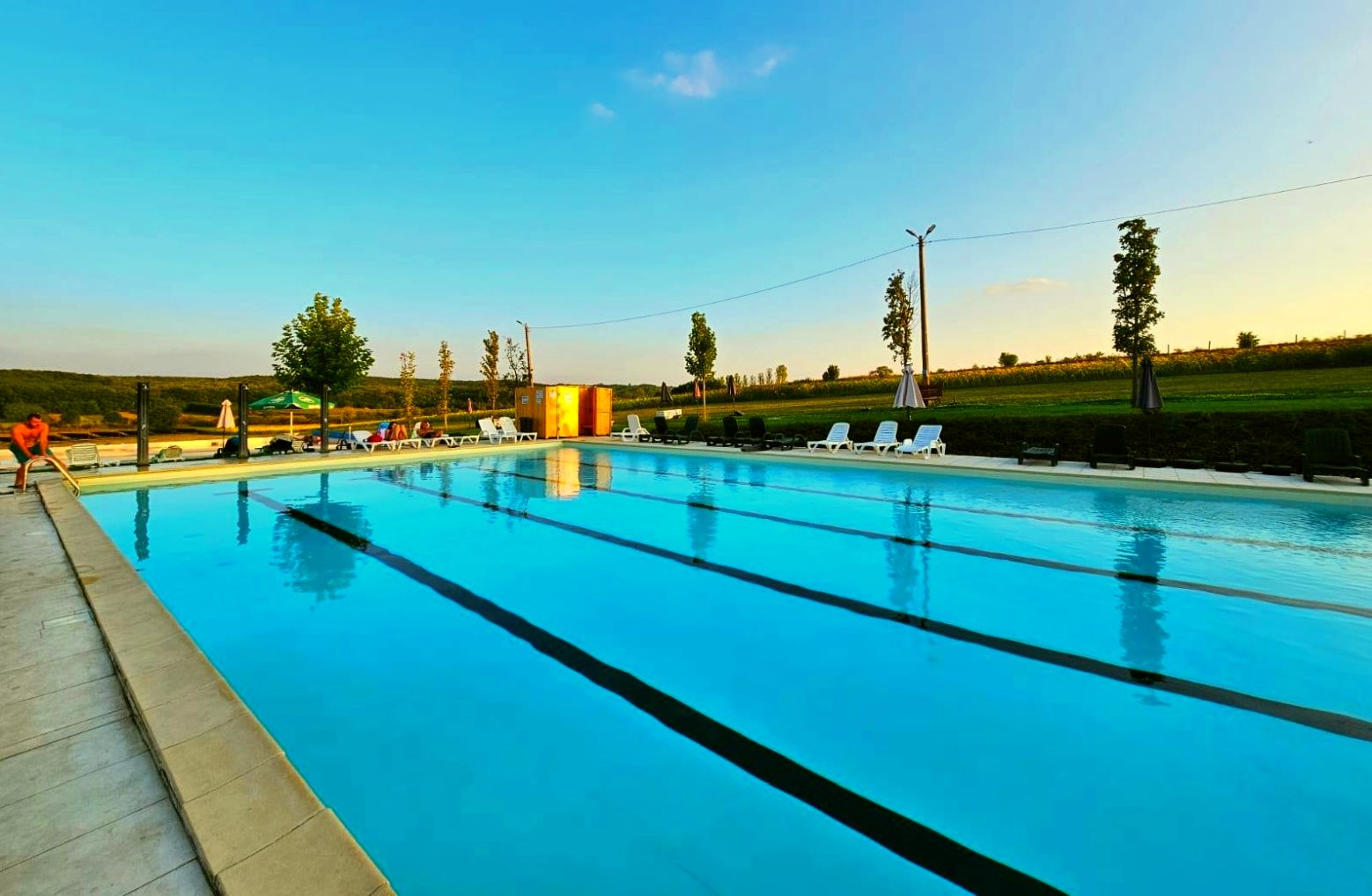 Hegyközszentmiklós úszómedence