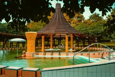 Pénztárcabarát feltöltődés: olcsó dunántúli gyógyvizes fürdők nyugdíjasoknak